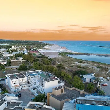 Happiness 1 Torre San Giovanni