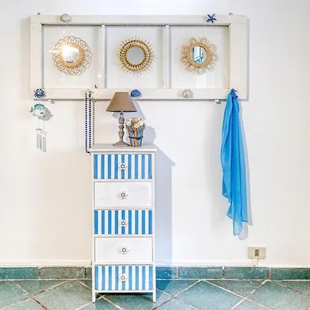 Holidays Fronte Mare Sulla Spiaggia 1 Апартаменты *